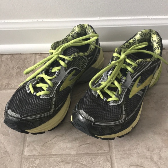 brooks running military discount